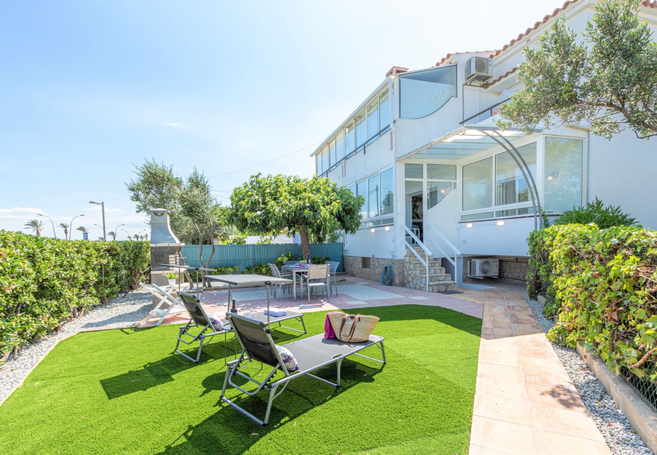 Apartamento en Empuriabrava - 0025-BAHIA Apartamento enfrente de la playa con garaje