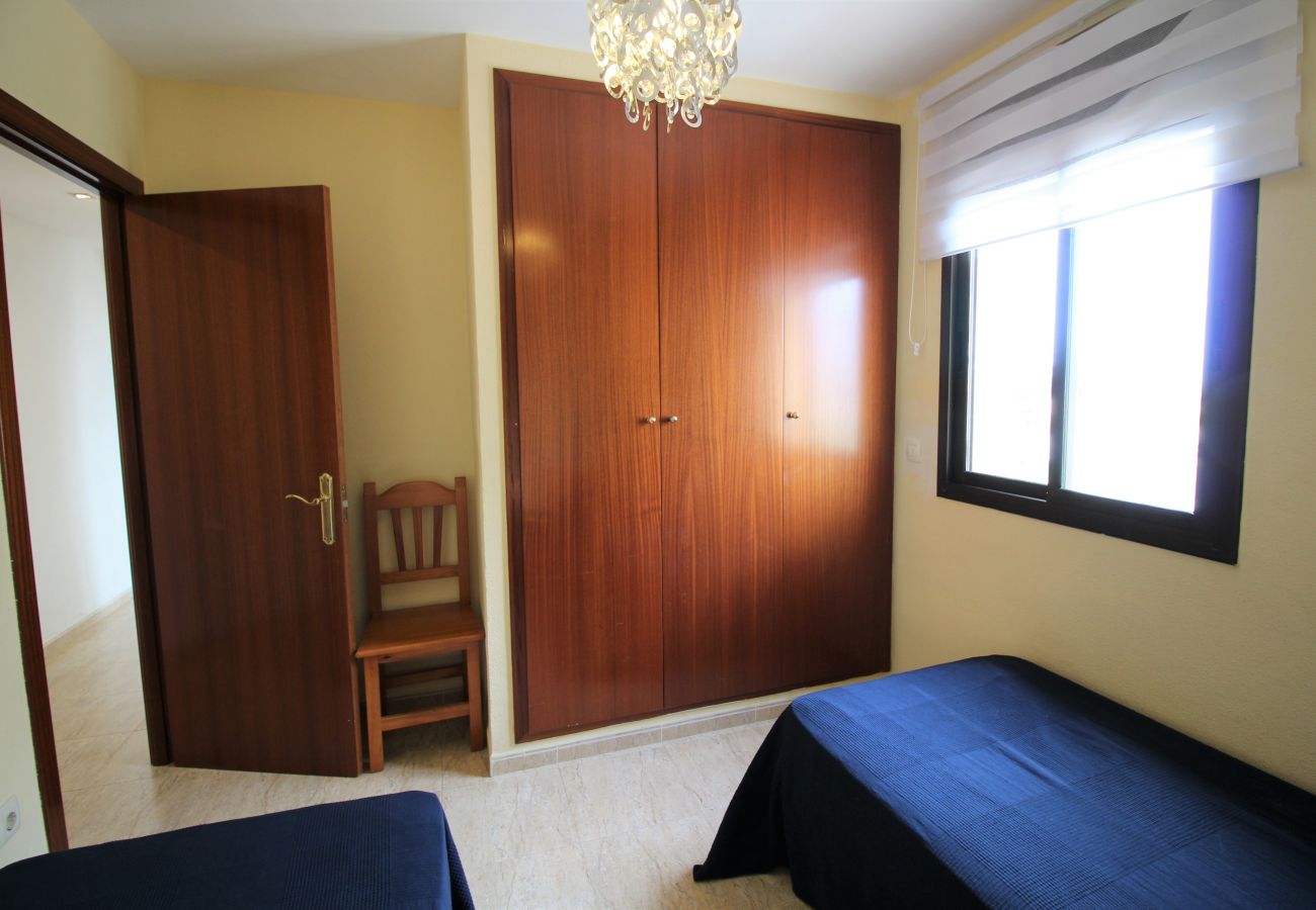 Apartamento en Empuriabrava - 0093-MIRABLAU Apartamento con vista al mar
