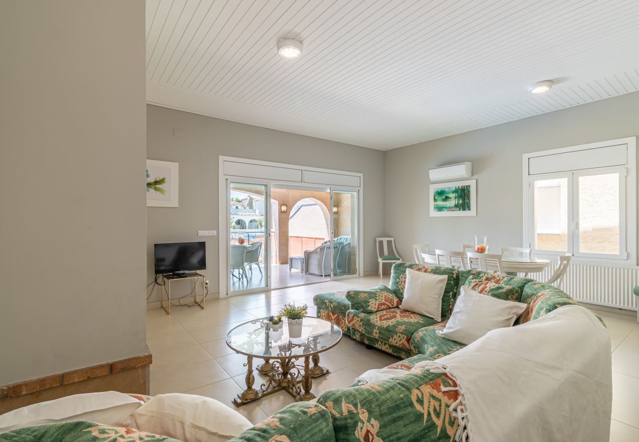 Villa en Empuriabrava - 0141-PANI Casa al canal con piscina y amarre