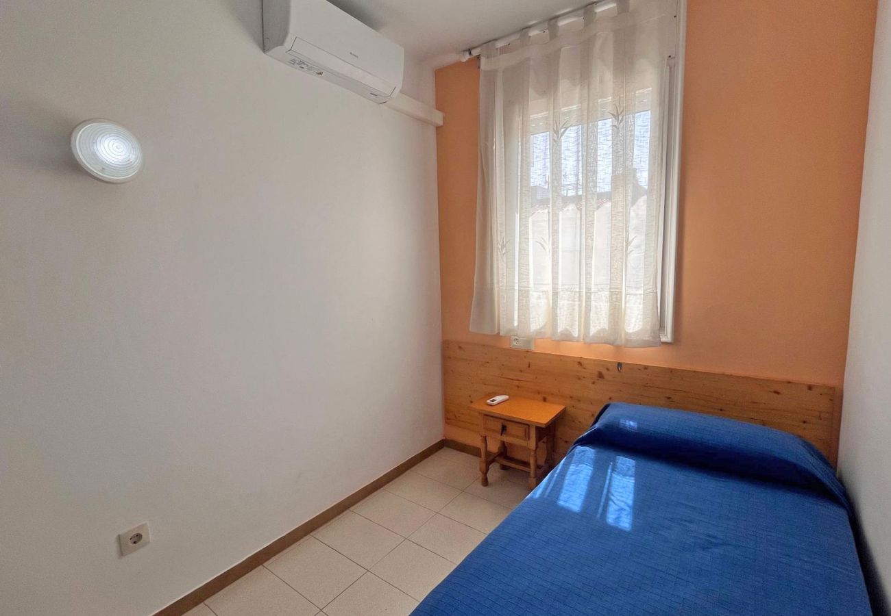 Apartamento en Empuriabrava - 0131-PORT MOXO Apartamento con terraza y vistas al canal 