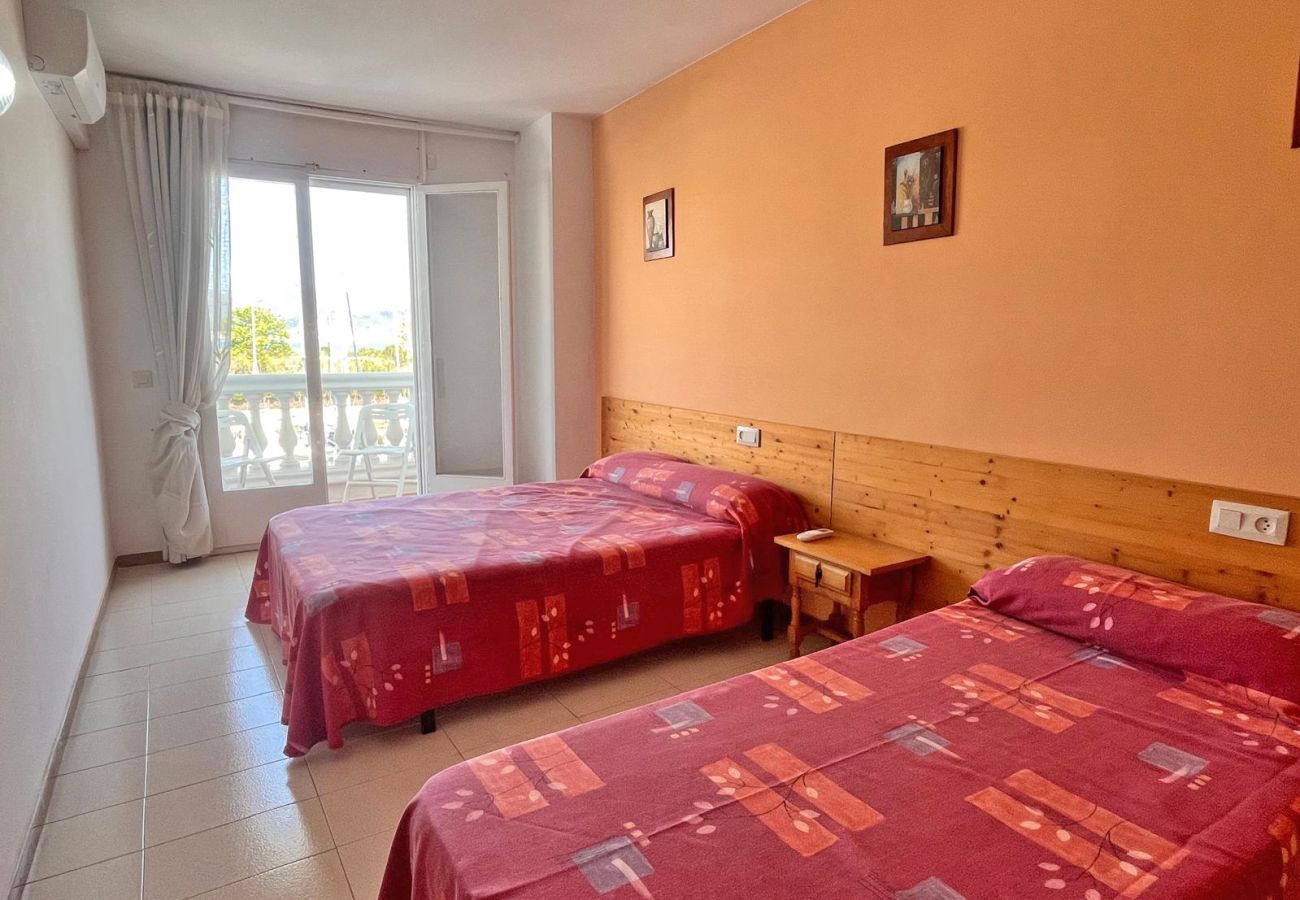 Apartamento en Empuriabrava - 0132-PORT MOXO  Apartamento al canal con vistas