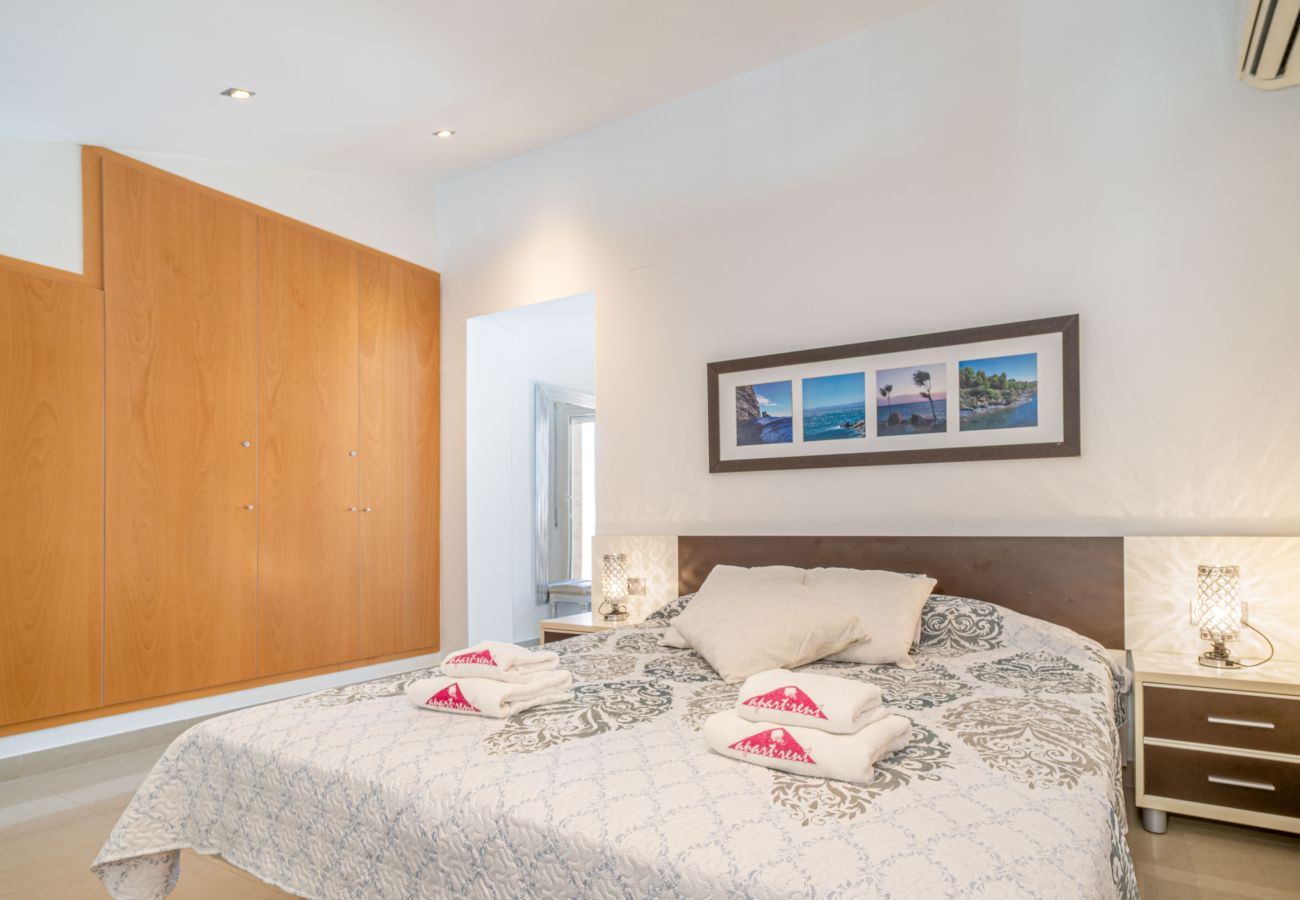 Apartamento en Empuriabrava - 0160-PORT GREC Apartamento con WIFI, Smart TV, vista al canal y al mar