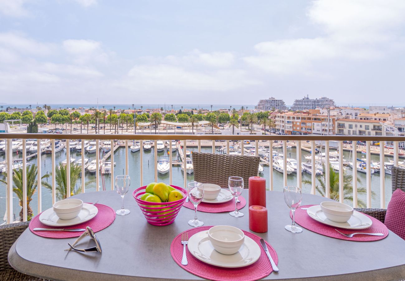 Apartamento en Empuriabrava - 0160-PORT GREC Apartamento con WIFI, Smart TV, vista al canal y al mar