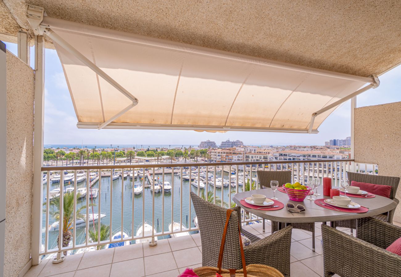 Apartamento en Empuriabrava - 0160-PORT GREC Apartamento con WIFI, Smart TV, vista al canal y al mar