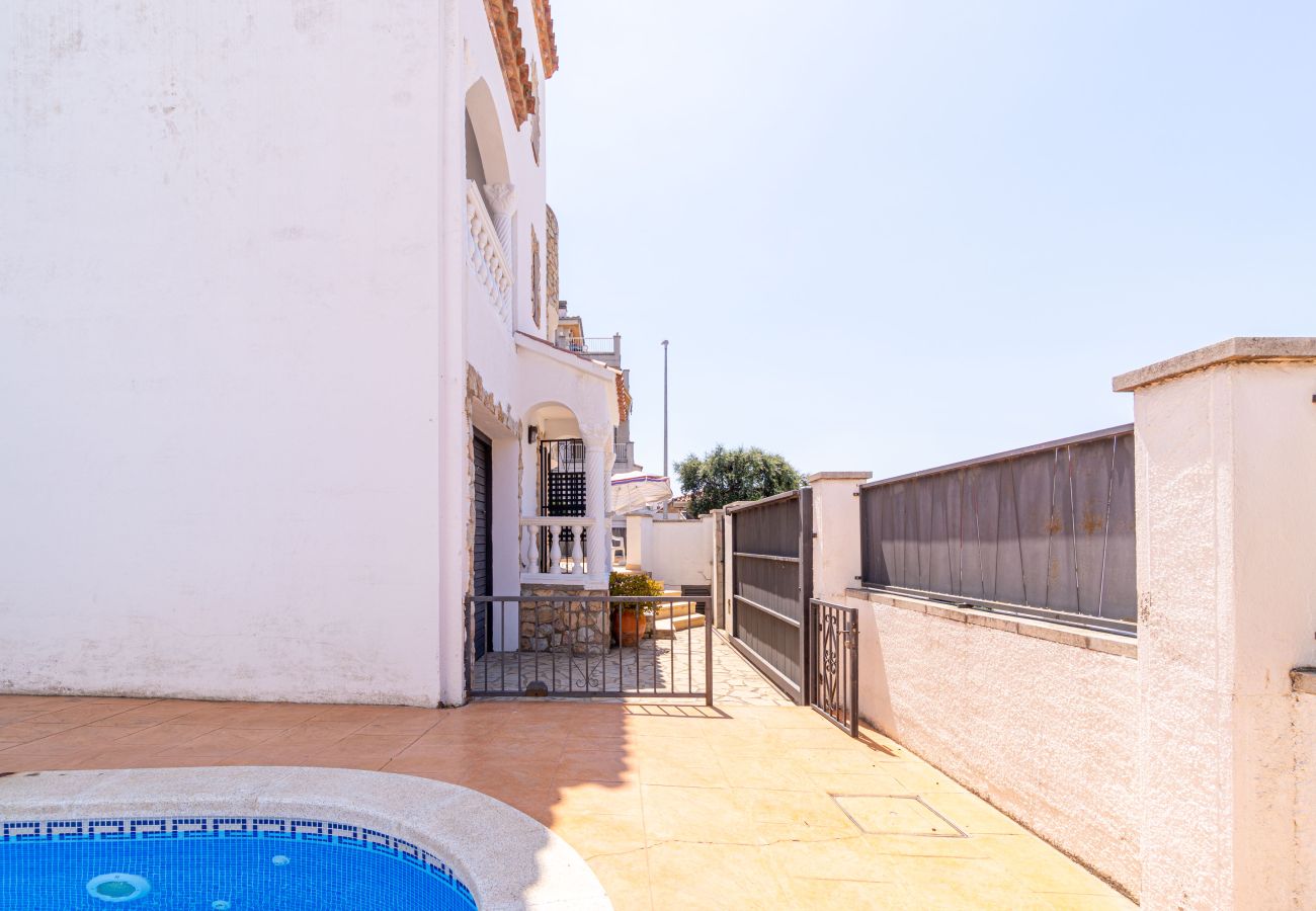 Villa en Empuriabrava - 0191-SANT MAURICI Casa con piscina privada