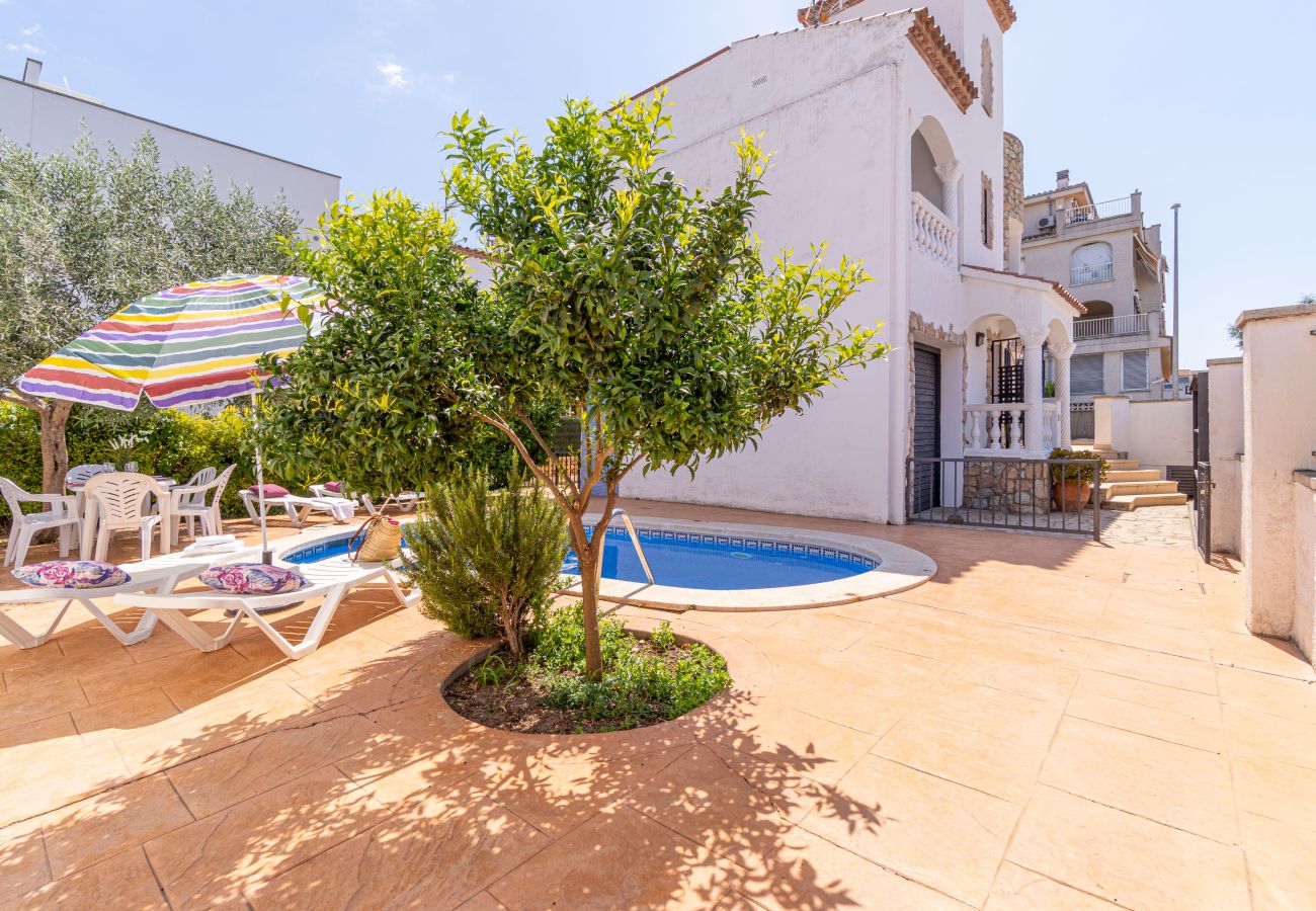 Villa en Empuriabrava - 0191-SANT MAURICI Casa con piscina privada
