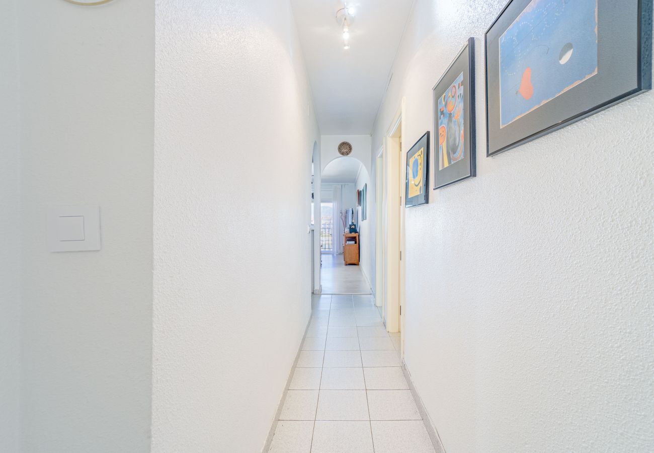 Apartamento en Empuriabrava - 0136-SANT MAURICI Apartamento con vista al canal y piscina