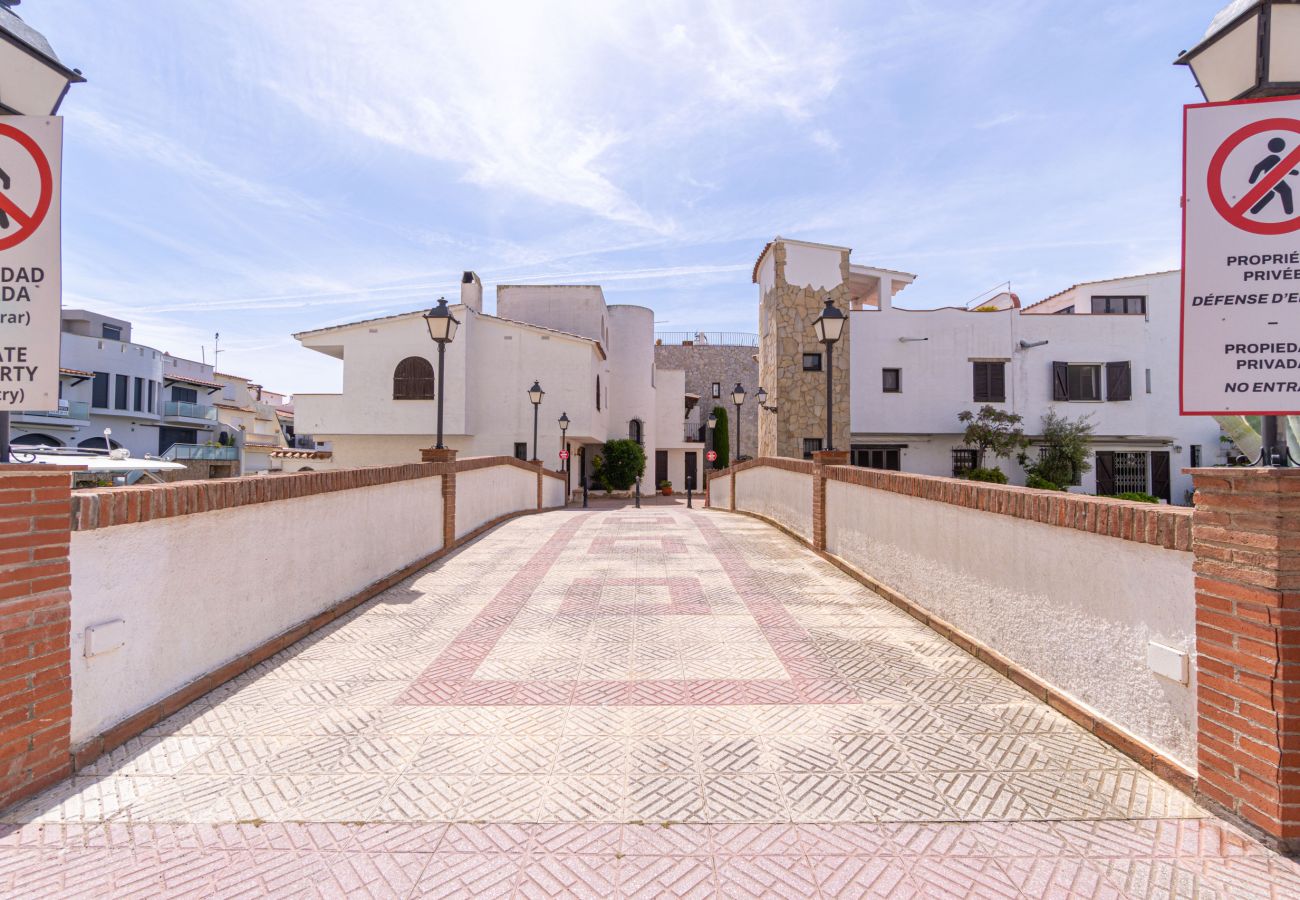 Villa en Empuriabrava - 0151-ILLA CARTAGO Casa al canal tipo pescador