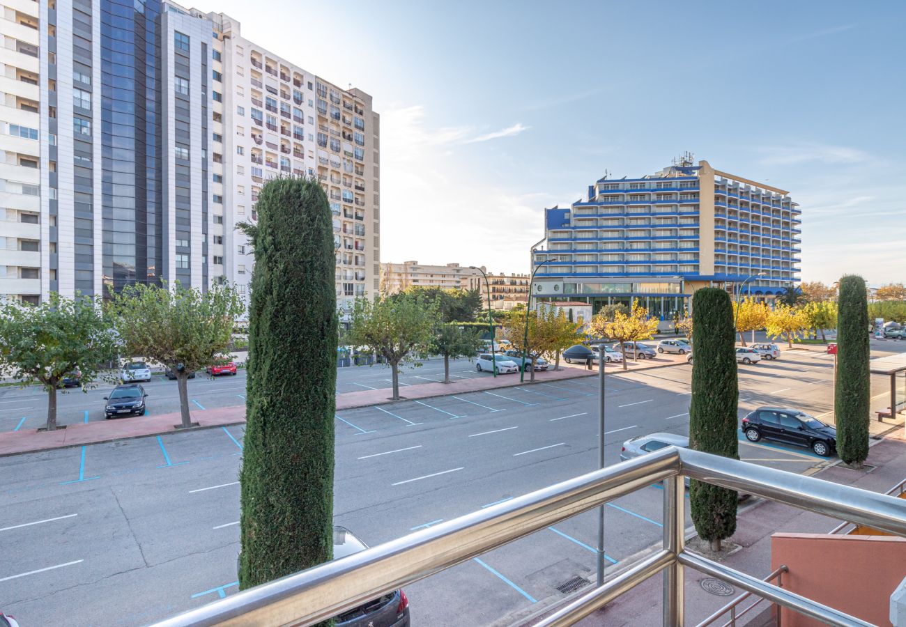 Apartamento en Empuriabrava - 0089-MIRABLAU  Apartamento con vistas laterales a la playa