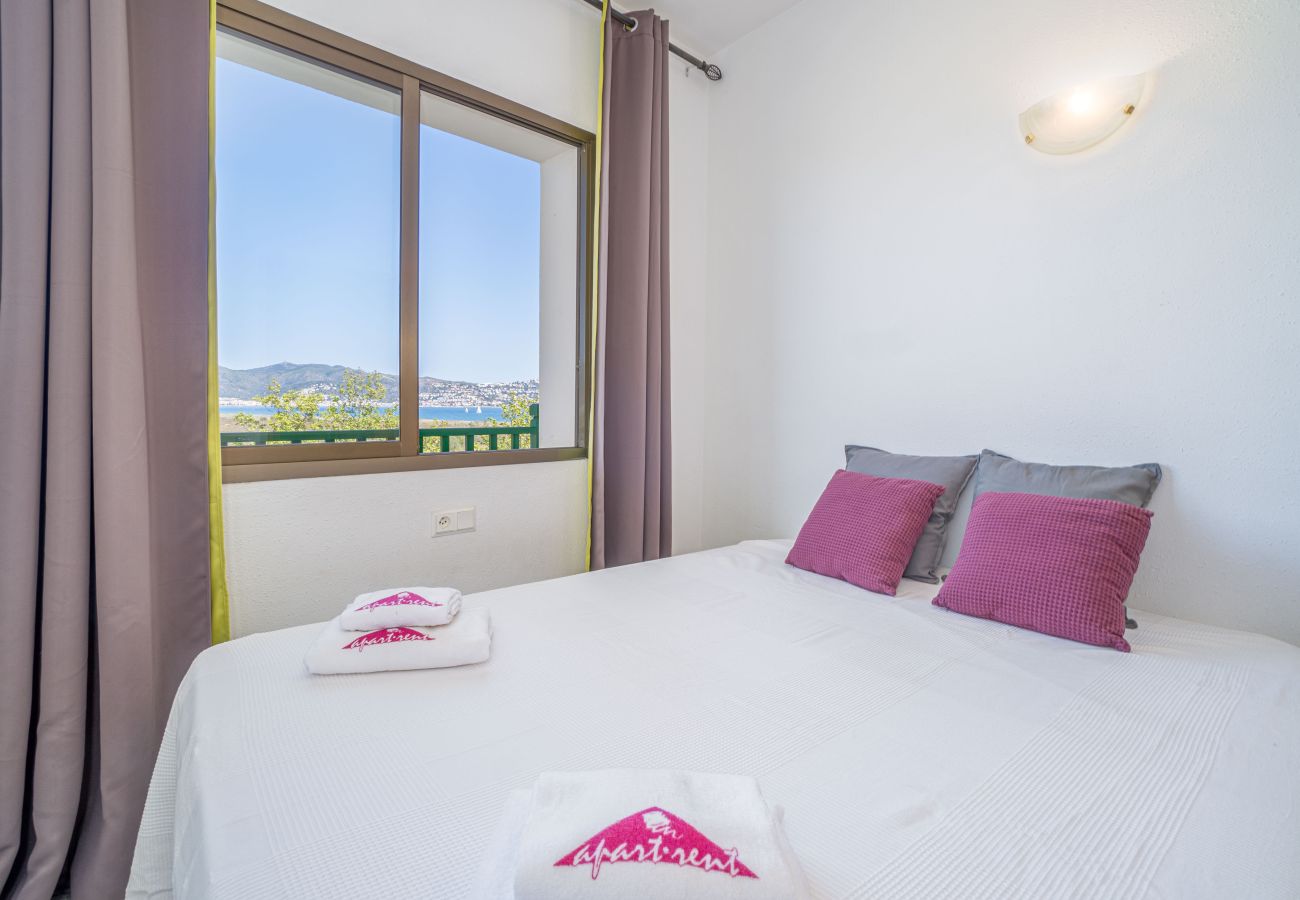 Apartament en Empuriabrava - 0148-PORT DUCAL Apartament amb terrassa, vista al mar i wifi