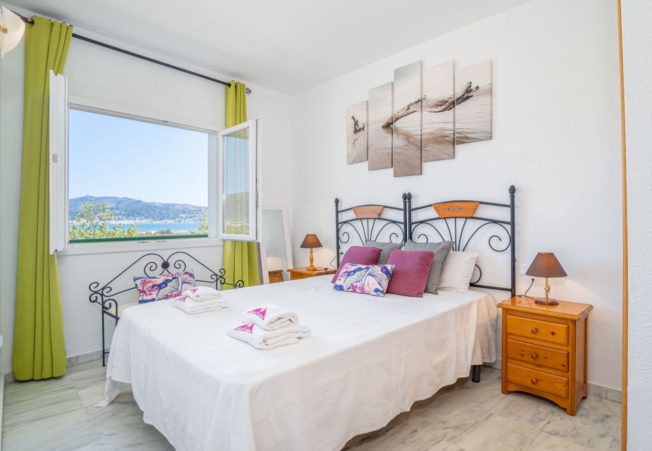 Apartament en Empuriabrava - 0148-PORT DUCAL Apartament amb terrassa, vista al mar i wifi