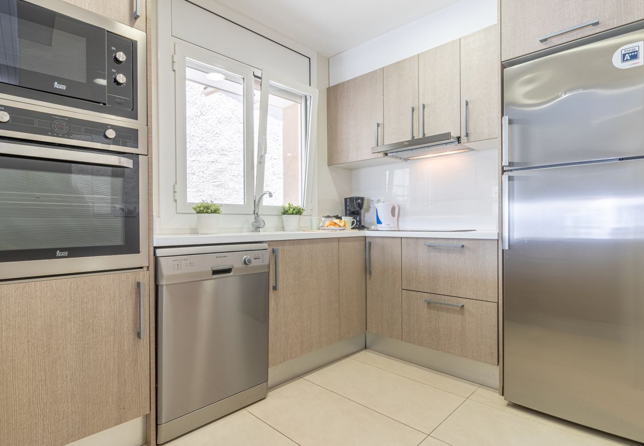 Vil.la en Empuriabrava - 0141-PANI Casa al canal amb piscina i amarratge