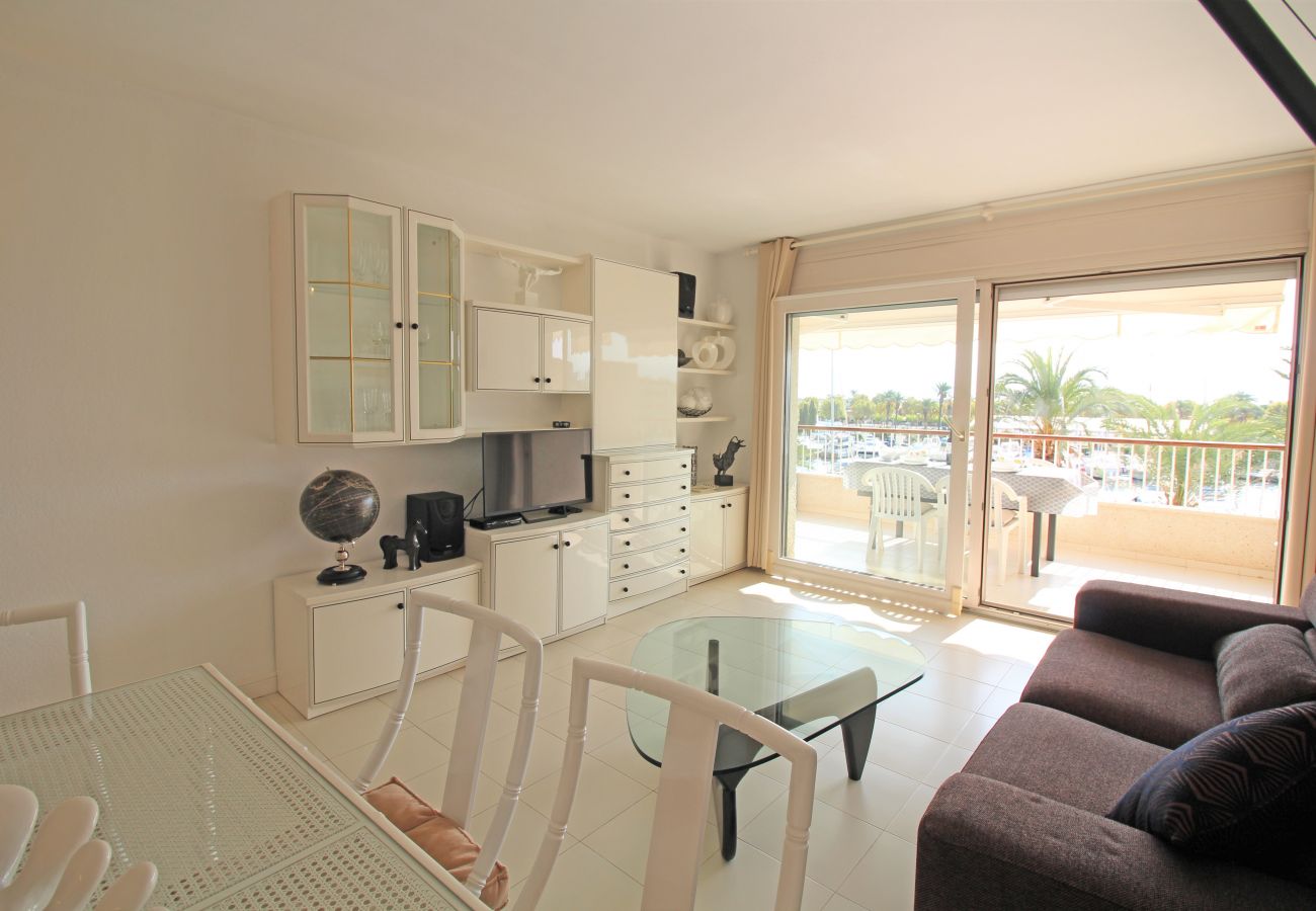 Apartament en Empuriabrava - 0112-PORT GREC Apartament amb vistes al canal