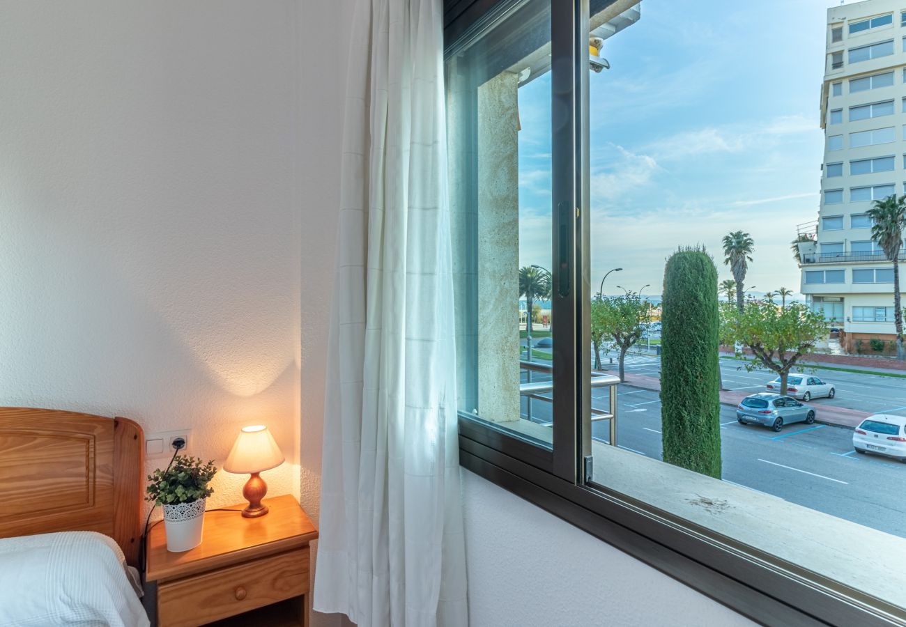Apartament en Empuriabrava - 0089-MIRABLAU Apartament amb vistes laterals a la platja