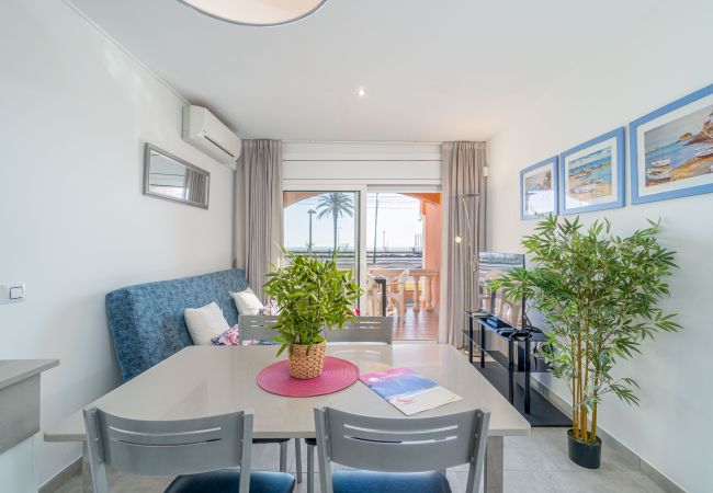  in Empuriabrava - 0017-BAHIA Appartement direkt am Strand mit WLAN