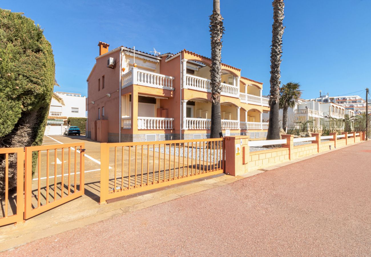 Ferienwohnung in Empuriabrava - 0018-BAHIA Appartement direkt am Strand mit WLAN