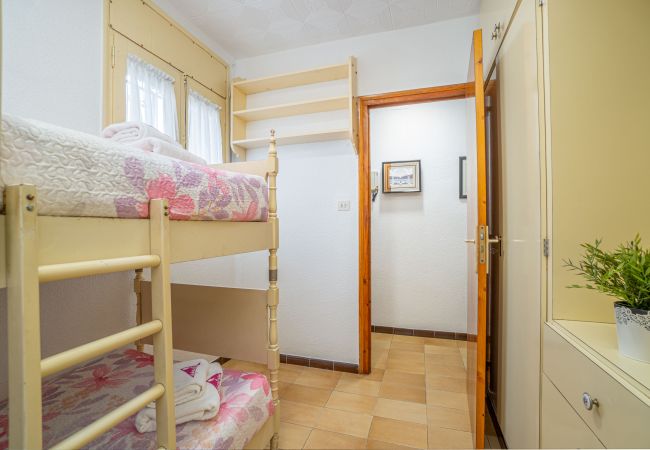 Ferienwohnung in Rosas / Roses - 2027-POETA MARQUINA Appartement mit 2 Schlafzimmer Ferienwohnung in Rosas / Roses - 2027-POETA MARQUINA Appartement mit 2 Schlafzimmer