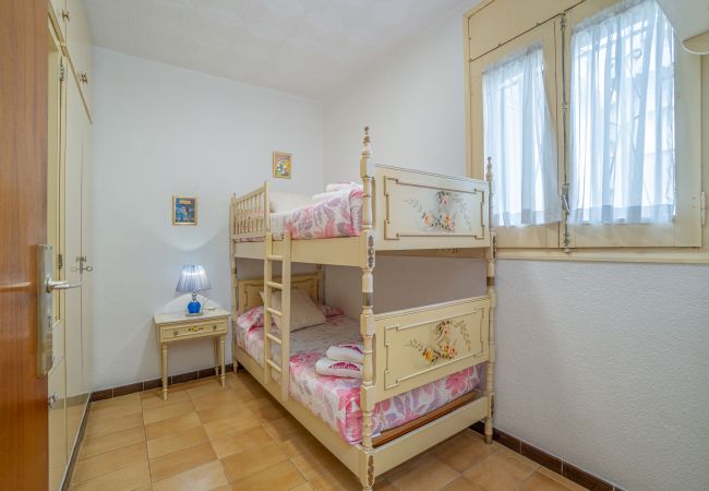 Ferienwohnung in Rosas / Roses - 2027-POETA MARQUINA Appartement mit 2 Schlafzimmer Ferienwohnung in Rosas / Roses - 2027-POETA MARQUINA Appartement mit 2 Schlafzimmer