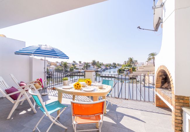 Ferienwohnung in Empuriabrava - 0169-PORT SEGRE Appartement mit Kanalblick