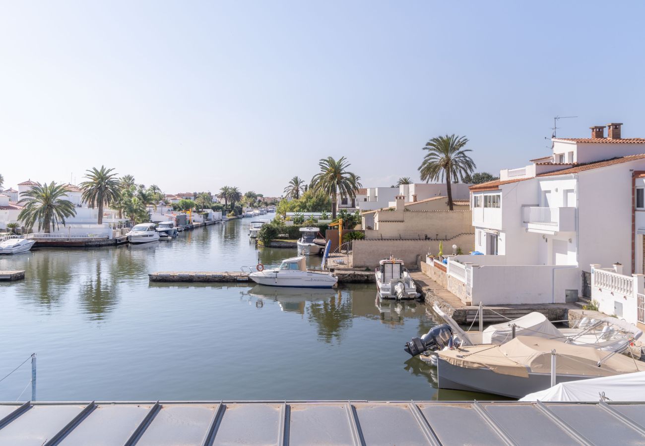 Ferienwohnung in Empuriabrava - 0169-PORT SEGRE Appartement mit Kanalblick