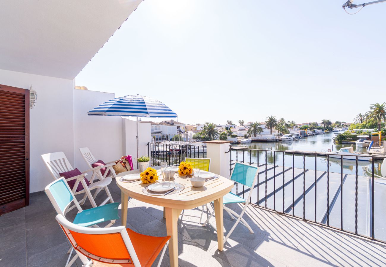 Ferienwohnung in Empuriabrava - 0169-PORT SEGRE Appartement mit Kanalblick