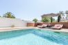 Villa in Empuriabrava - 0106-LLOBREGAT Haus am Kanal mit Pool und Liegeplatz