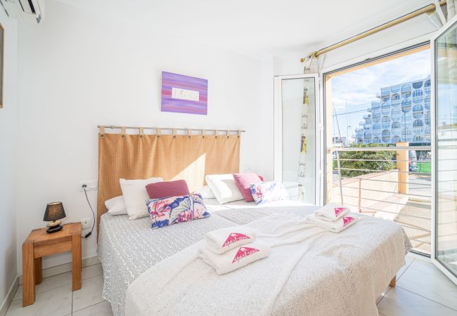 Ferienwohnung in Empuriabrava - 0155-PORT SALINS Appartement mit Kanalblick Ferienwohnung in Empuriabrava - 0155-PORT SALINS Appartement mit Kanalblick