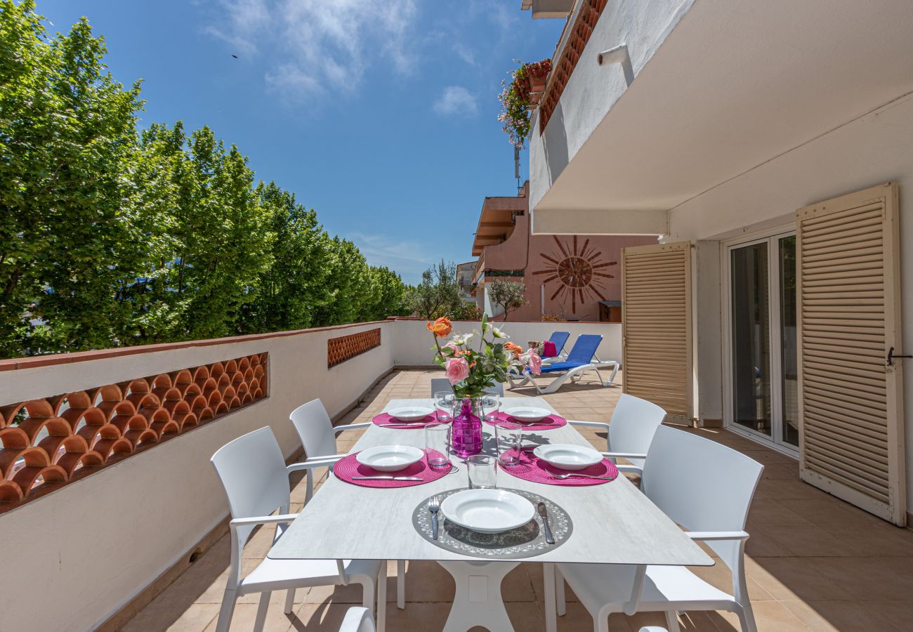 Ferienwohnung in Empuriabrava - 0187-SANT MORI Apparrtement mit grosser Terrasse und WLAN