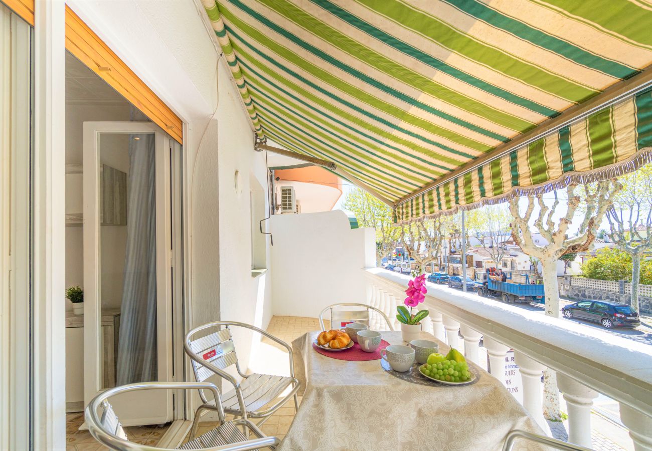 Ferienwohnung in Empuriabrava - 0195-PORT EMPORDA Appartement mit 2 Schlafzimmern und Terrasse