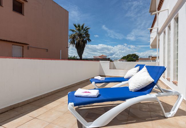 Ferienwohnung in Empuriabrava - 0188-SANT MORI Apparrtement mit WLAN und Terrasse Ferienwohnung in Empuriabrava - 0188-SANT MORI Apparrtement mit WLAN und Terrasse