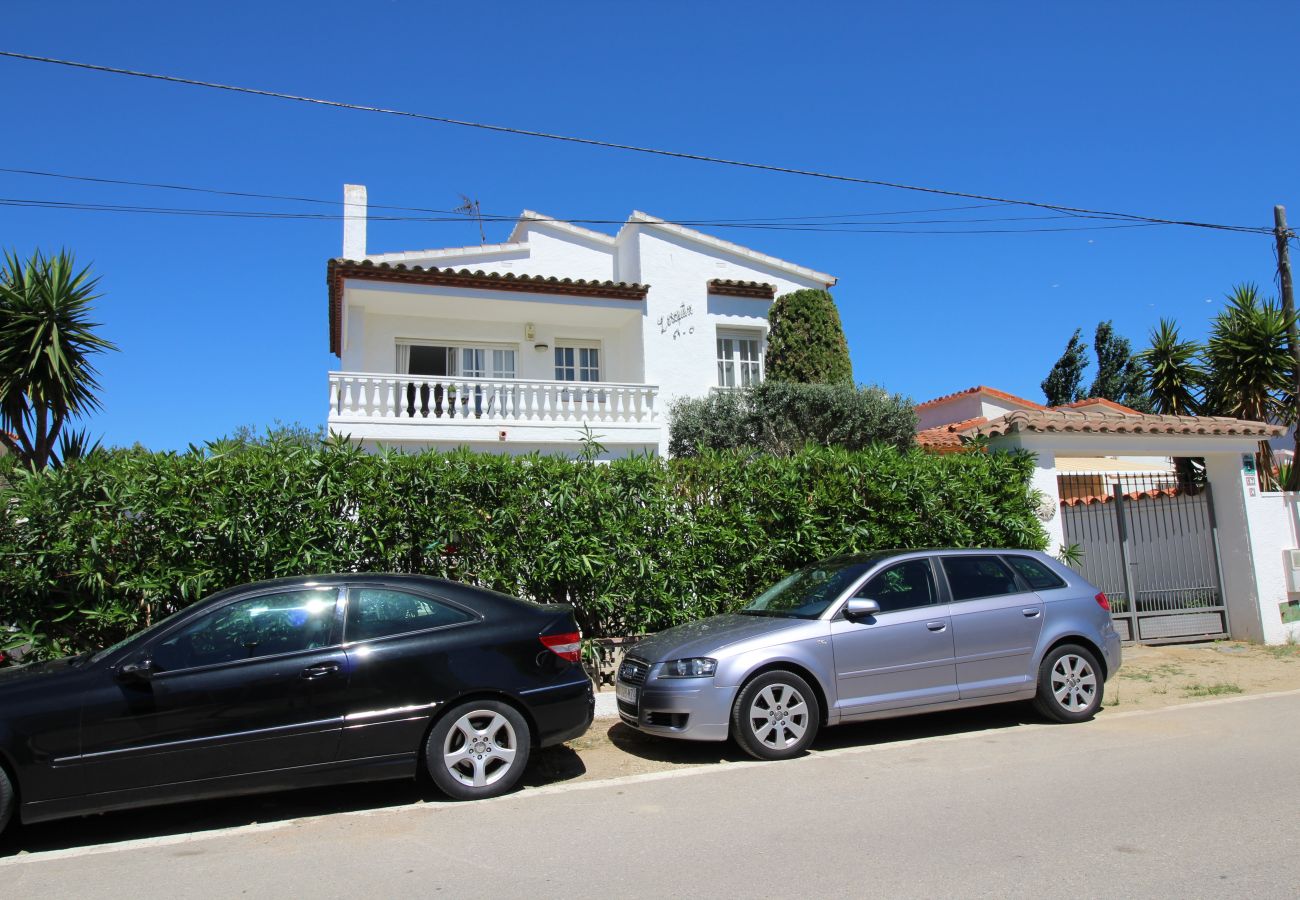 Villa in Empuriabrava - 0024-BAHIA  Haus mit 3 Schlafzimmer  in Strandnähe