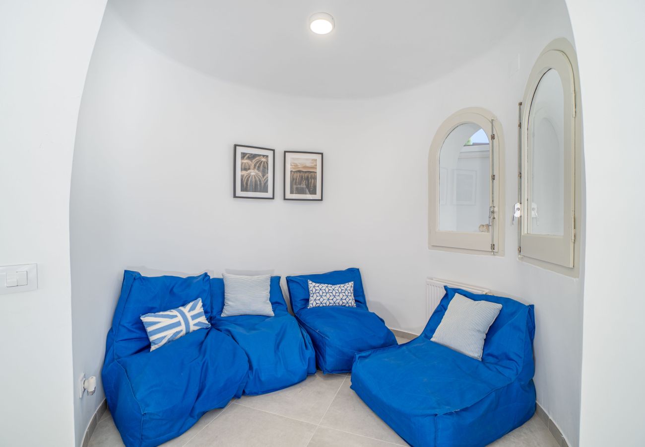 Villa in Empuriabrava - 0100-LLOBREGAT Haus am Kanal mit Pool, Liegeplatz und Studio