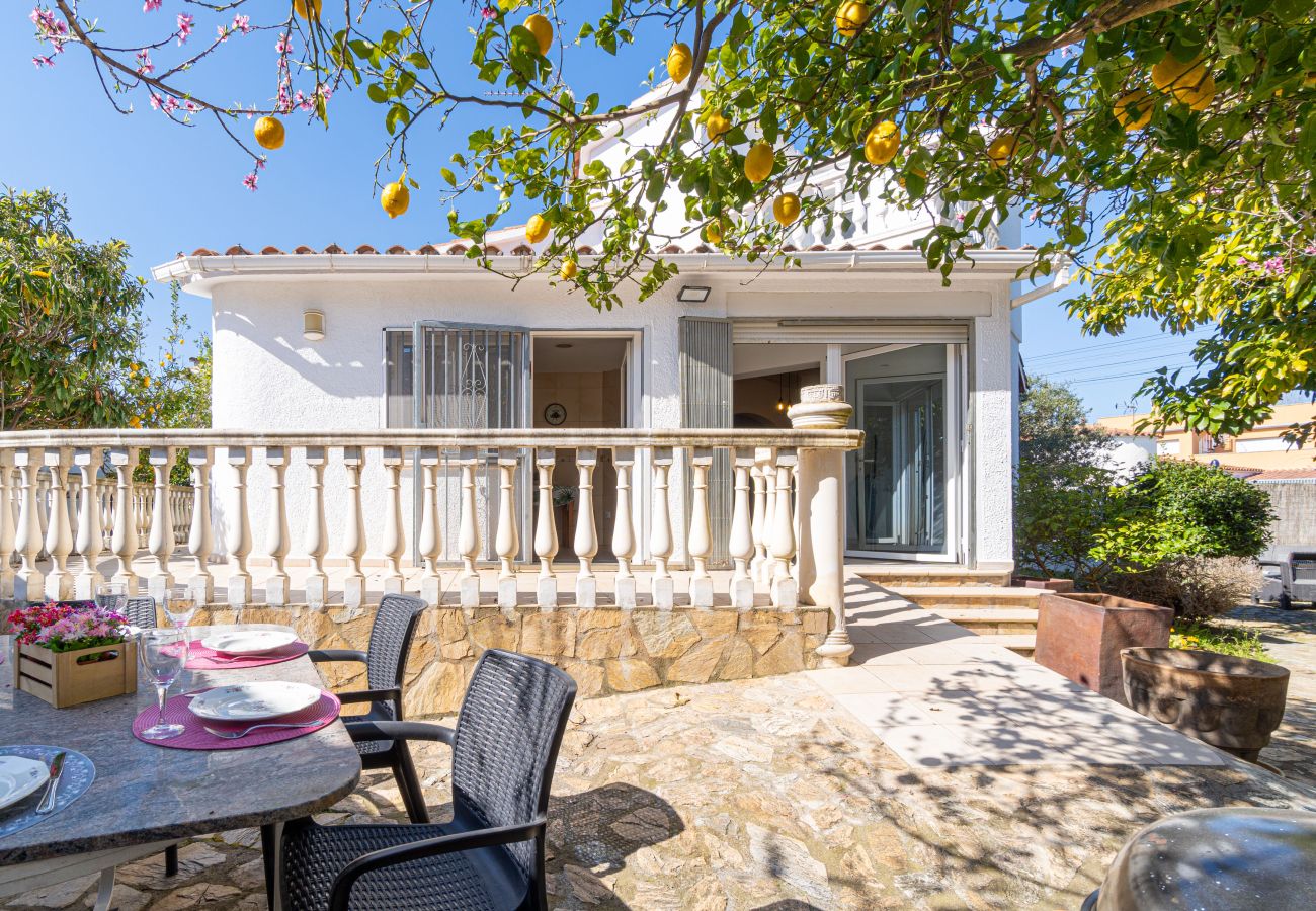 Villa in Empuriabrava - 0082-PANI Haus mit 3 Schlafzimmern