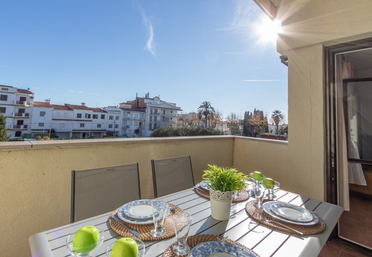 Ferienwohnung in Empuriabrava - 0147-PORT SOTAVENT Appartment mit Kanalblick und Gemeinschaftspool