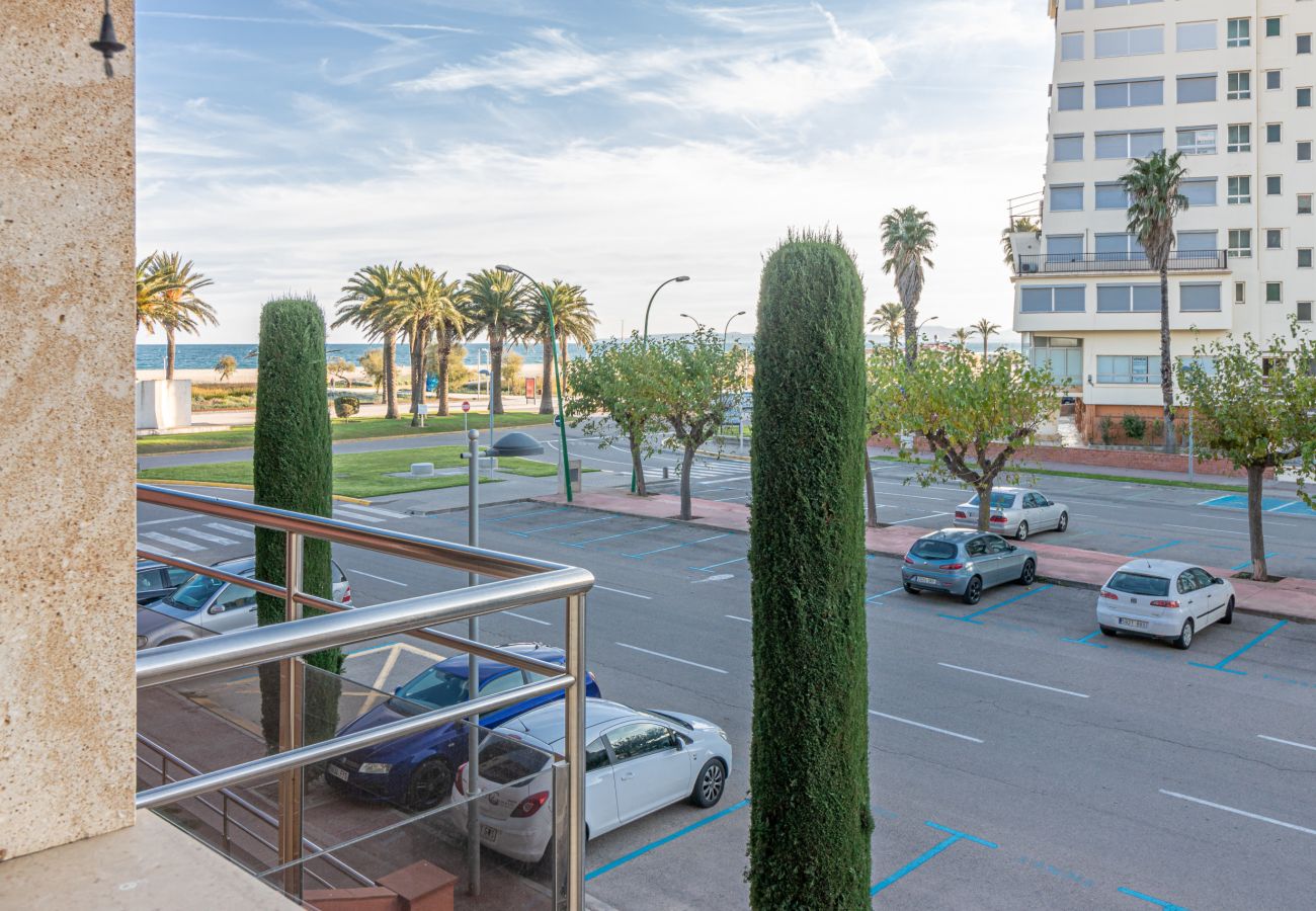 Ferienwohnung in Empuriabrava - 0089-MIRABLAU Ferienwohnung mit seitlichem Blick auf den Strand