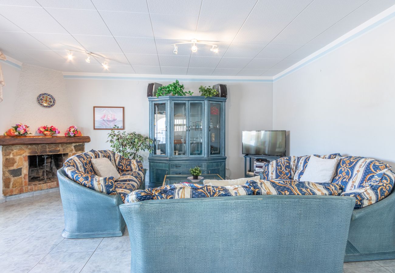 Villa in Empuriabrava - 0038-CREUS Huis aan kanaal met zwembad en aanlegplaats