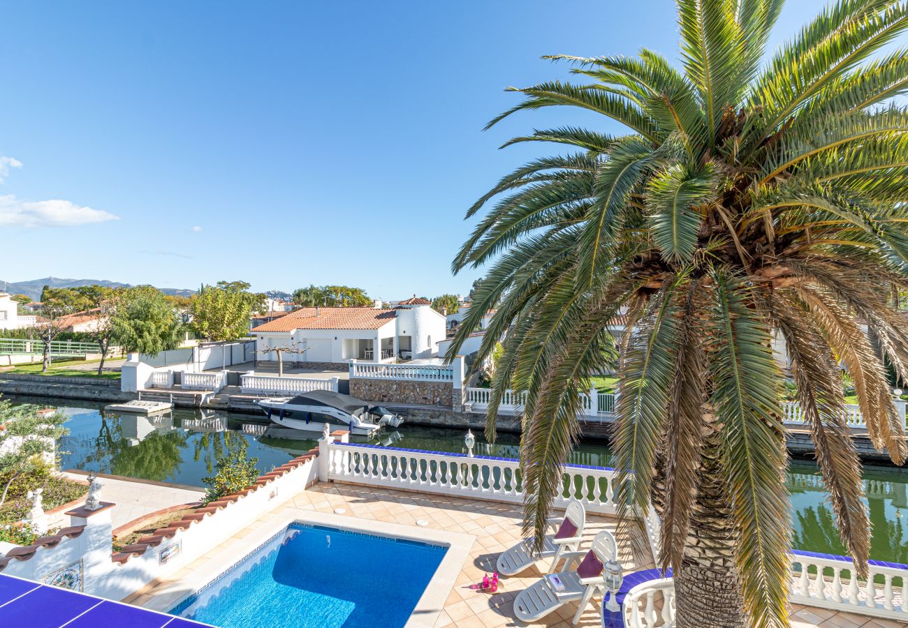 Villa in Empuriabrava - 0037-CAP RAS Huis aan kanaal met zwembad en aanlegplaats