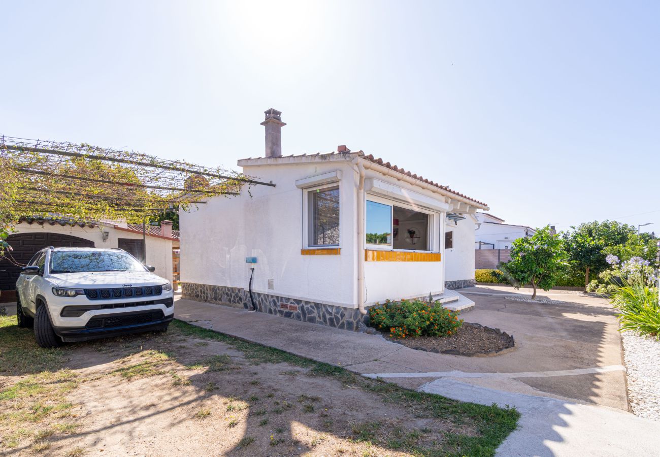 Villa in Empuriabrava - 0032-CARLIT Huis met tuin en 3 slaapkamers