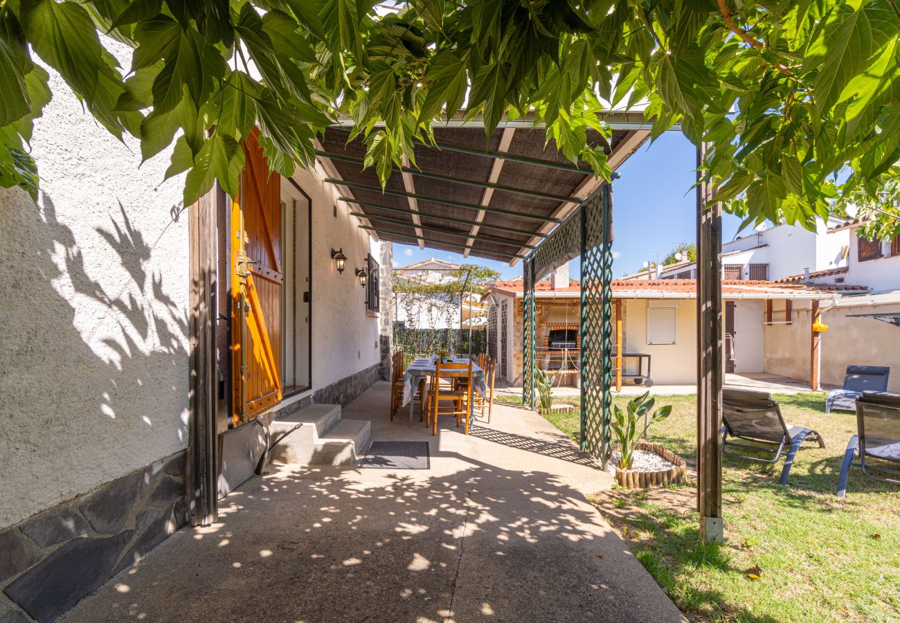 Villa in Empuriabrava - 0032-CARLIT Huis met tuin en 3 slaapkamers
