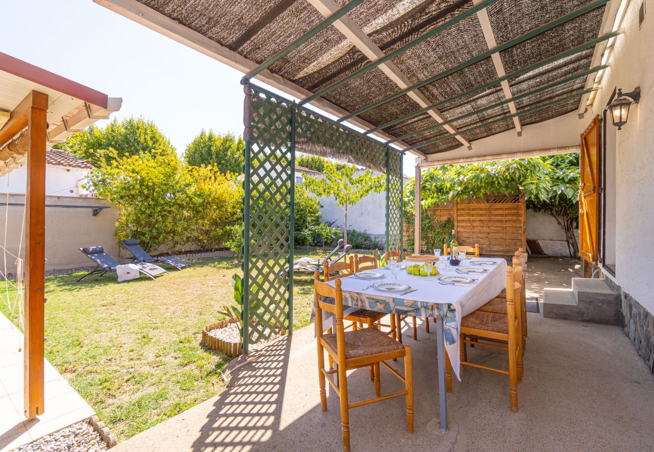Villa in Empuriabrava - 0032-CARLIT Huis met tuin en 3 slaapkamers