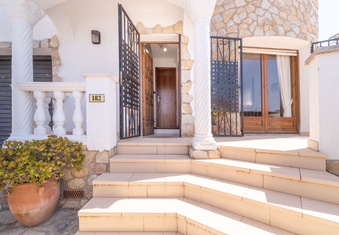 Villa in Empuriabrava - 0191-SANT MAURICI Huis met privé-zwembad