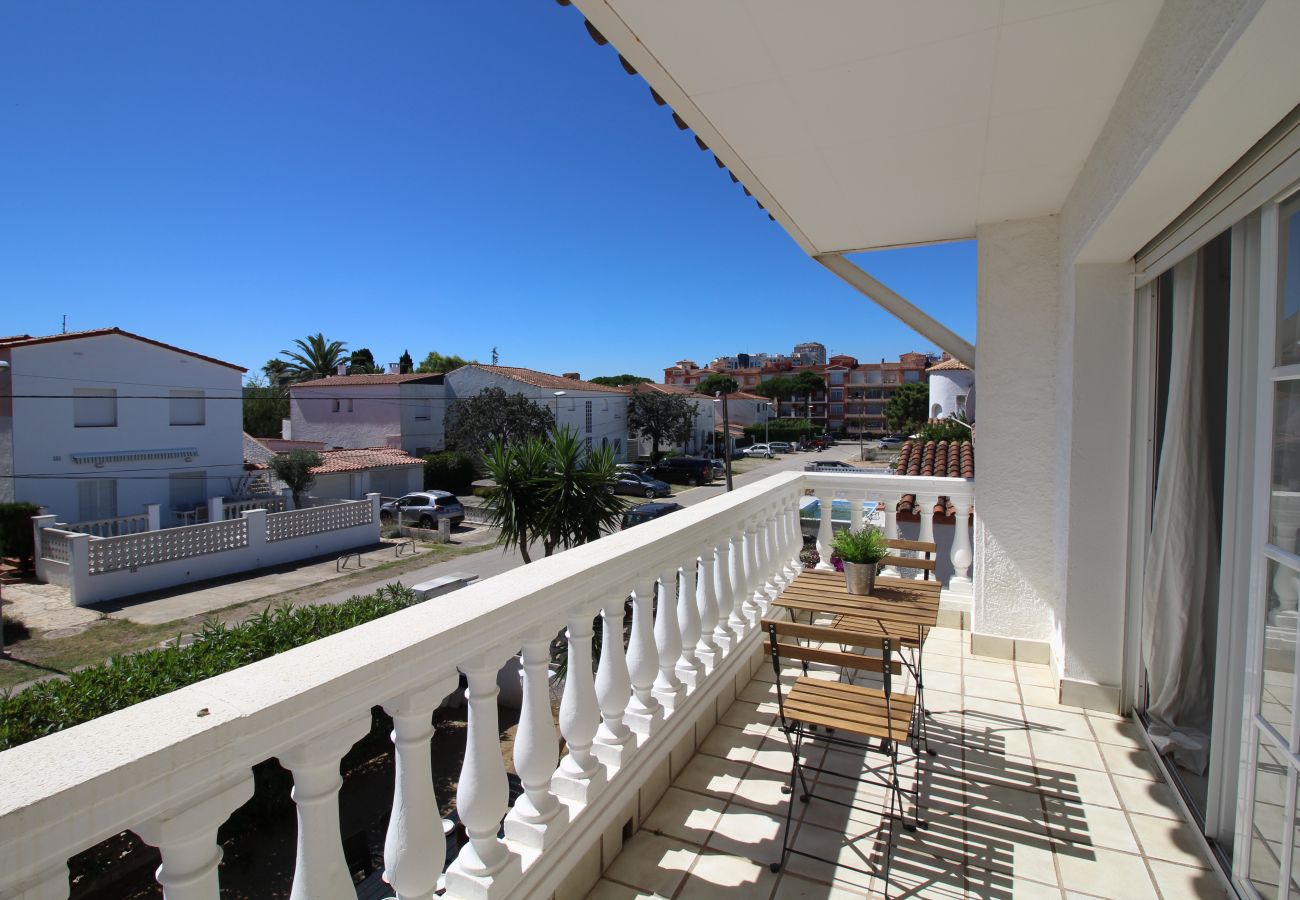 Villa in Empuriabrava - 0024-BAHIA  Huis met 3 slaapkamers dichtbij het strand