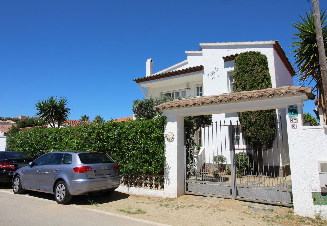 Villa in Empuriabrava - 0024-BAHIA  Huis met 3 slaapkamers dichtbij het strand