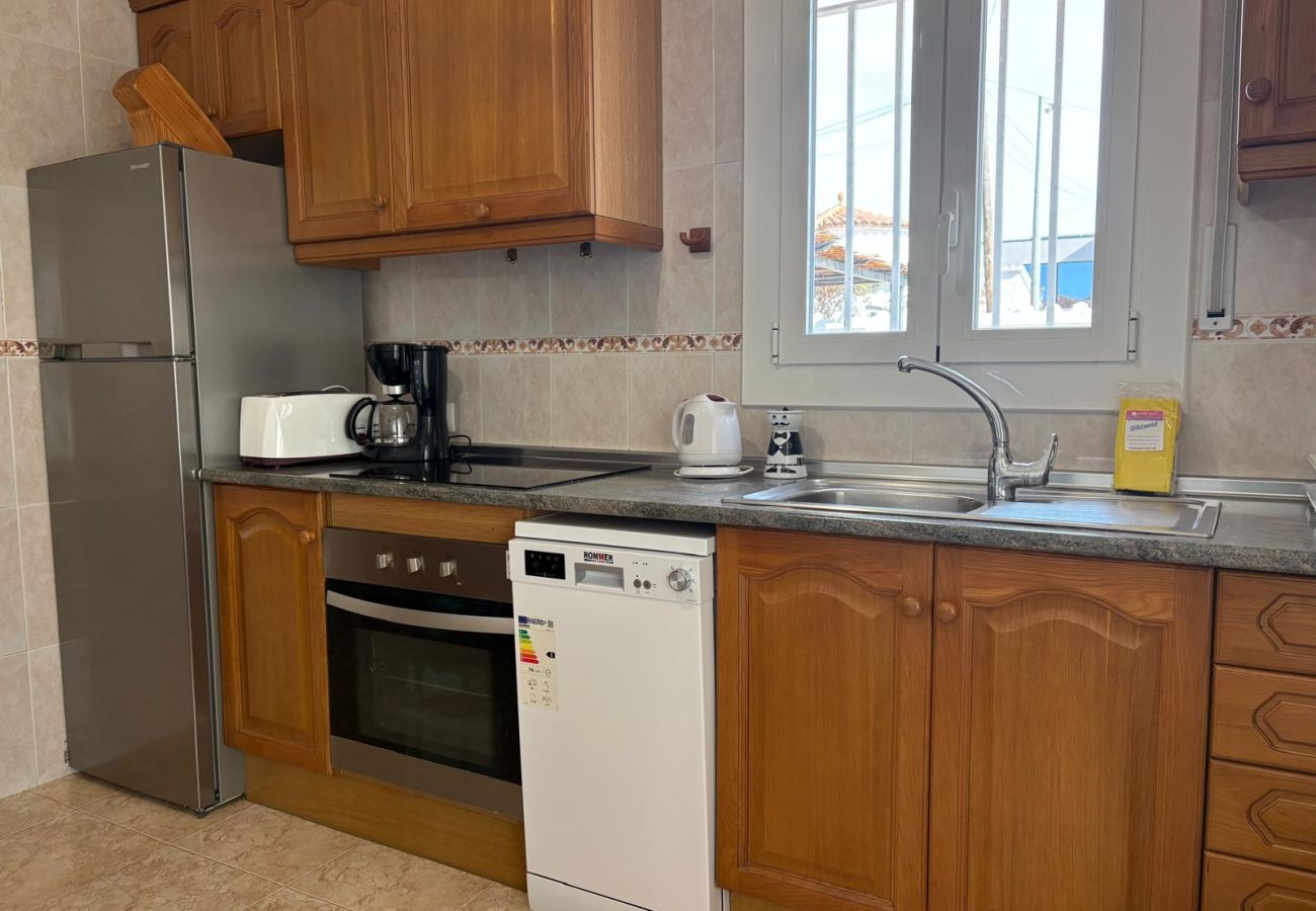 Villa in Empuriabrava - 0007-REQUESENS Huis met privé-zwembad en wifi