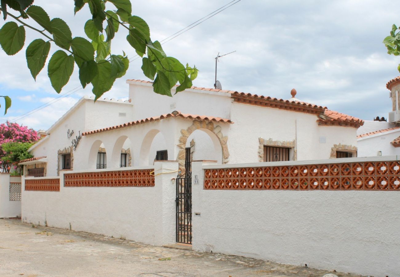 Villa in Empuriabrava - 0190-SANT MAURICI Huis met privé-zwembad