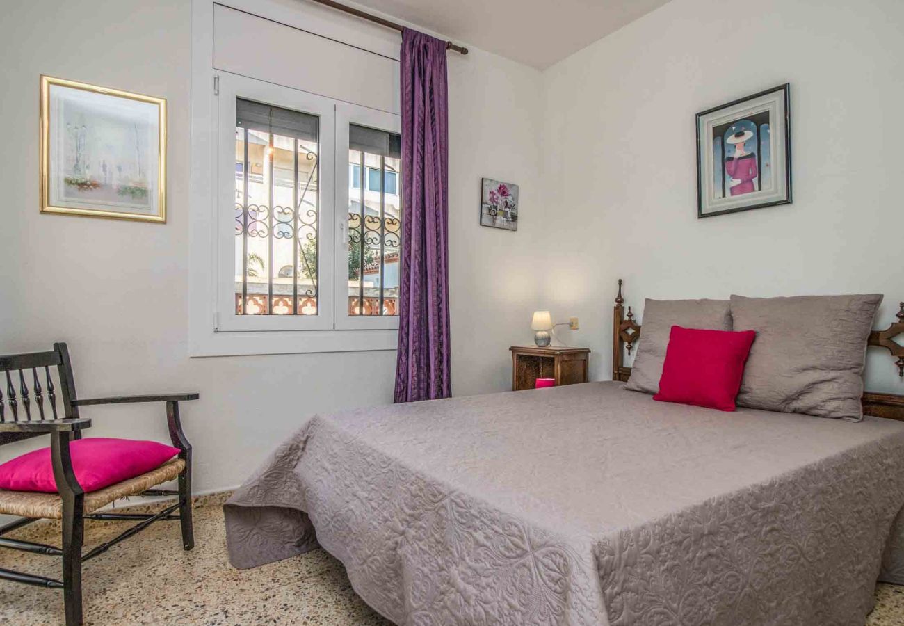 Villa in Empuriabrava - 0190-SANT MAURICI Huis met privé-zwembad