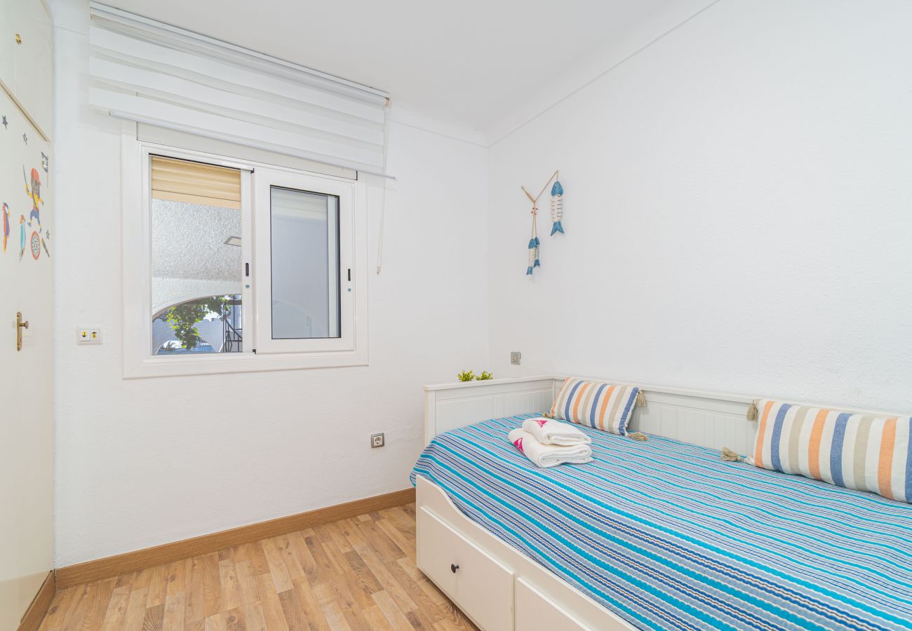 Villa in Empuriabrava - 0149-VALIRA Huis aan het kanaal met zwembad en aanlegplaats
