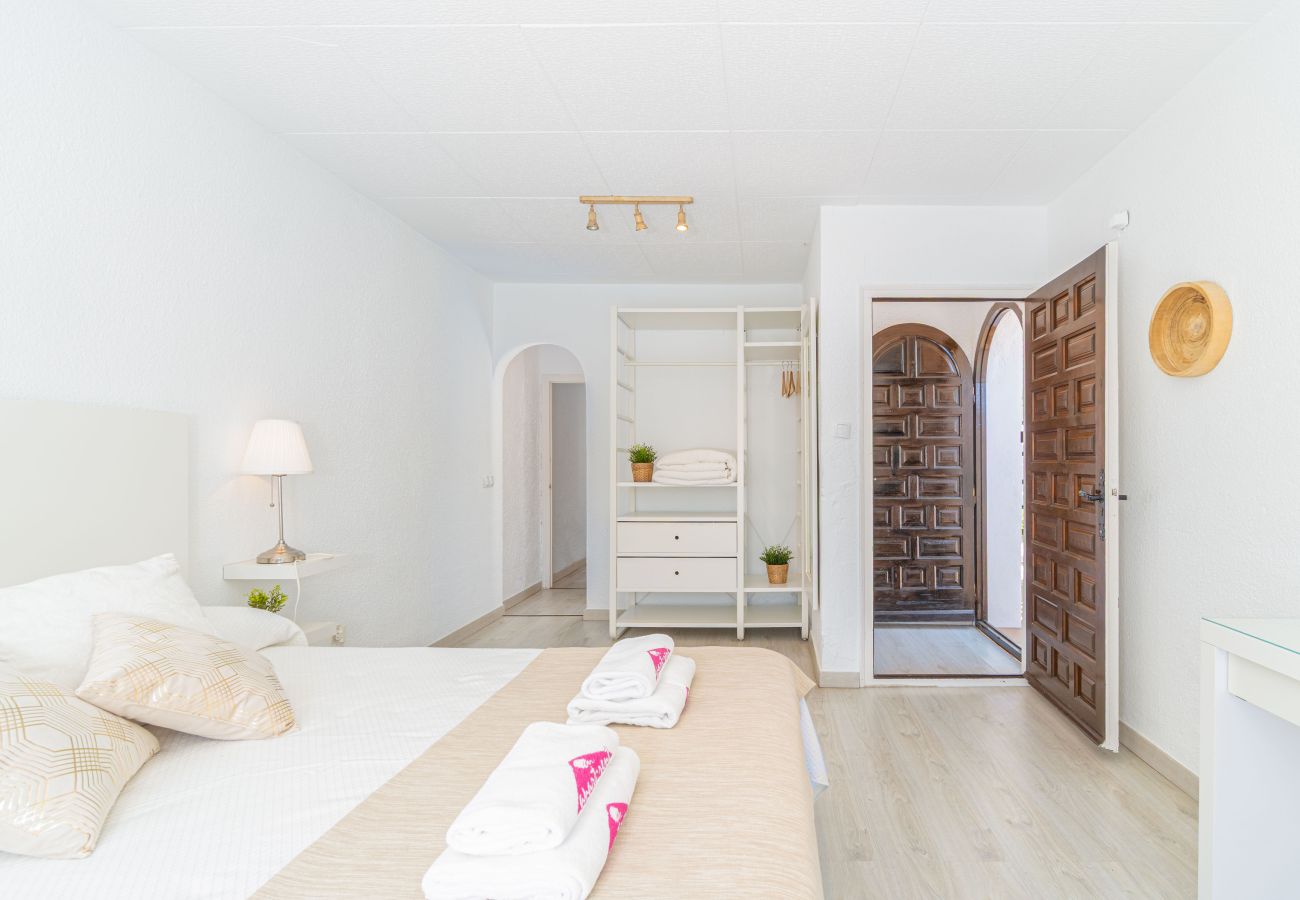Villa in Empuriabrava - 0149-VALIRA Huis aan het kanaal met zwembad en aanlegplaats