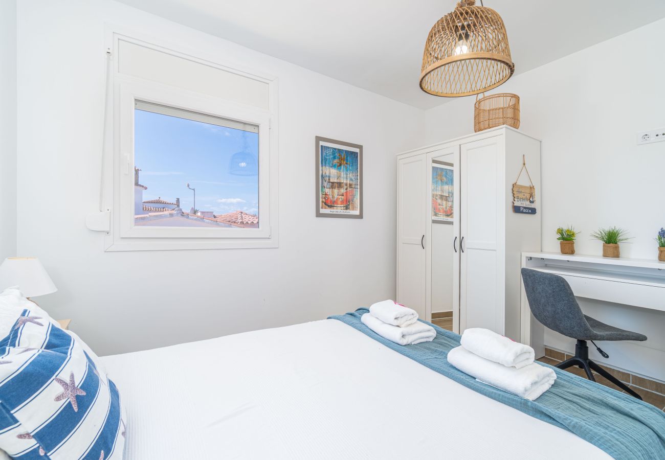 Villa in Empuriabrava - 0040-CAP RAS Huis aan kanaal met zwembad en aanlegplaats