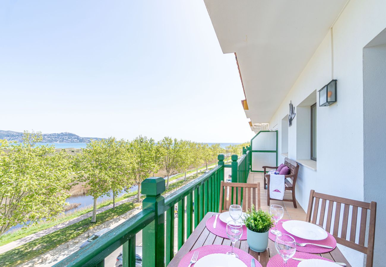 Apartment in Empuriabrava - 0148-PORT DUCAL Apartment with terrace, seaview and wifi